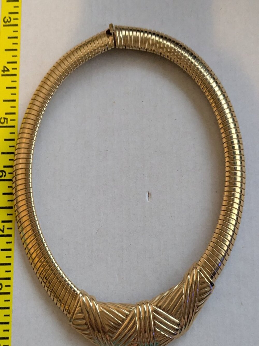 Vintage GALLERY ORIGINAL Gold Tone Etched Choker Collar Necklace